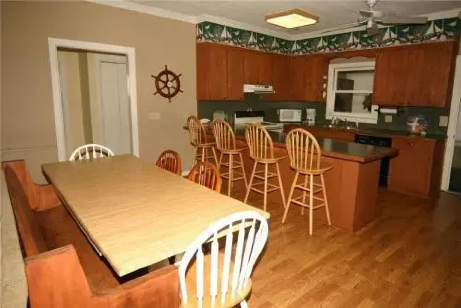 The Whimsical Whale Private - 4 Br Home