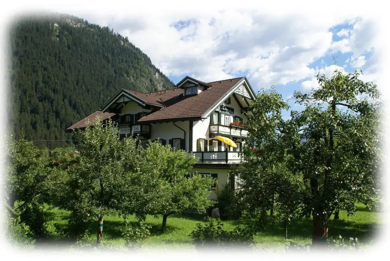 Ferienwohnungen Kröll - Appartements Viktoria und Landhaus Maria