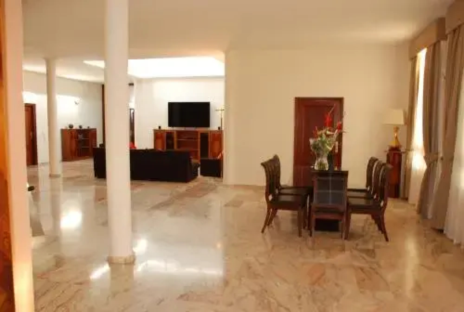 100 Island Village Julia