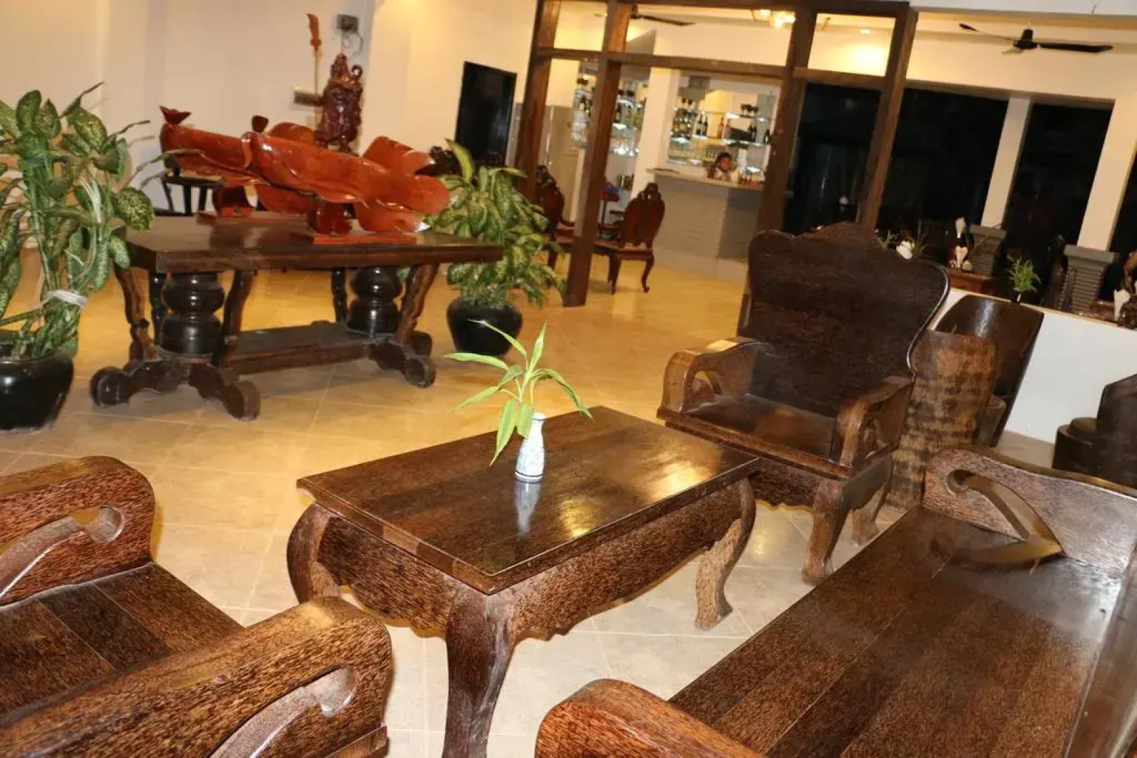 Antique Palm Hotel