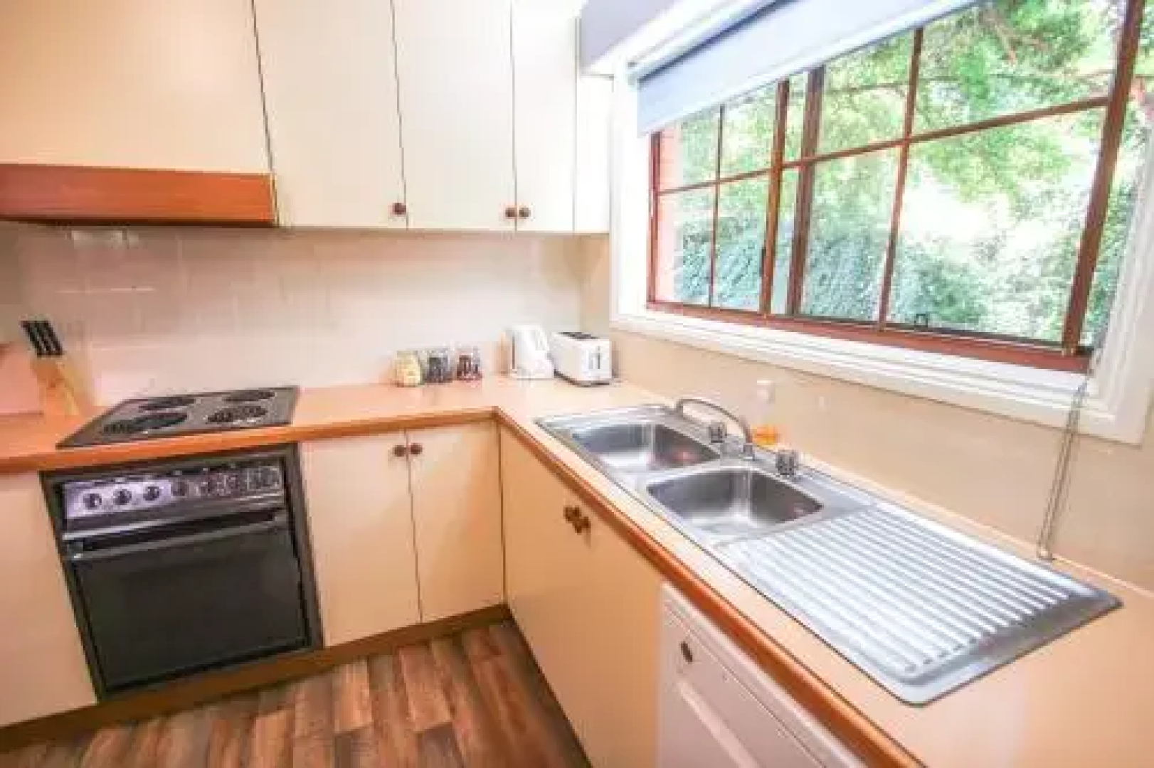 Kookaburra's Nook - pet friendly with pool