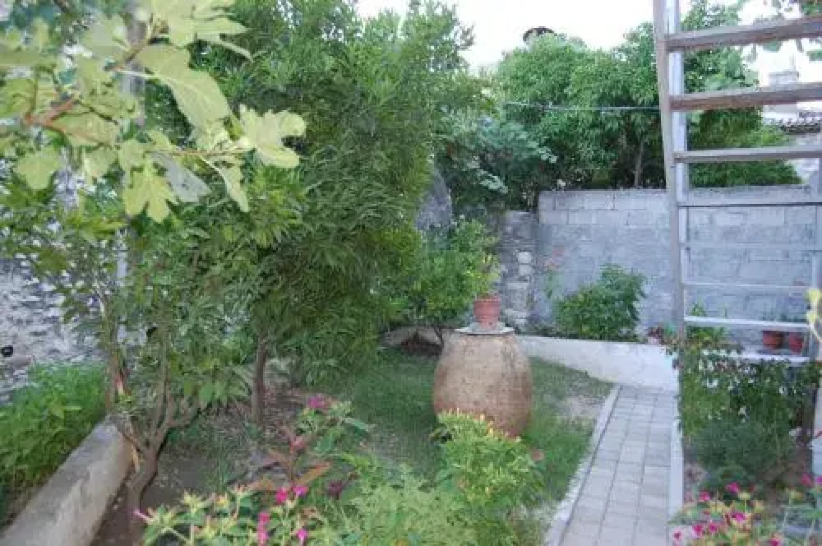 Guesthouse Alvaro Kadiu