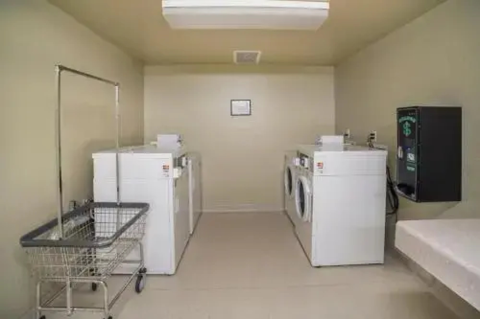 Hotel and Resort Rooms by Midway Lodging
