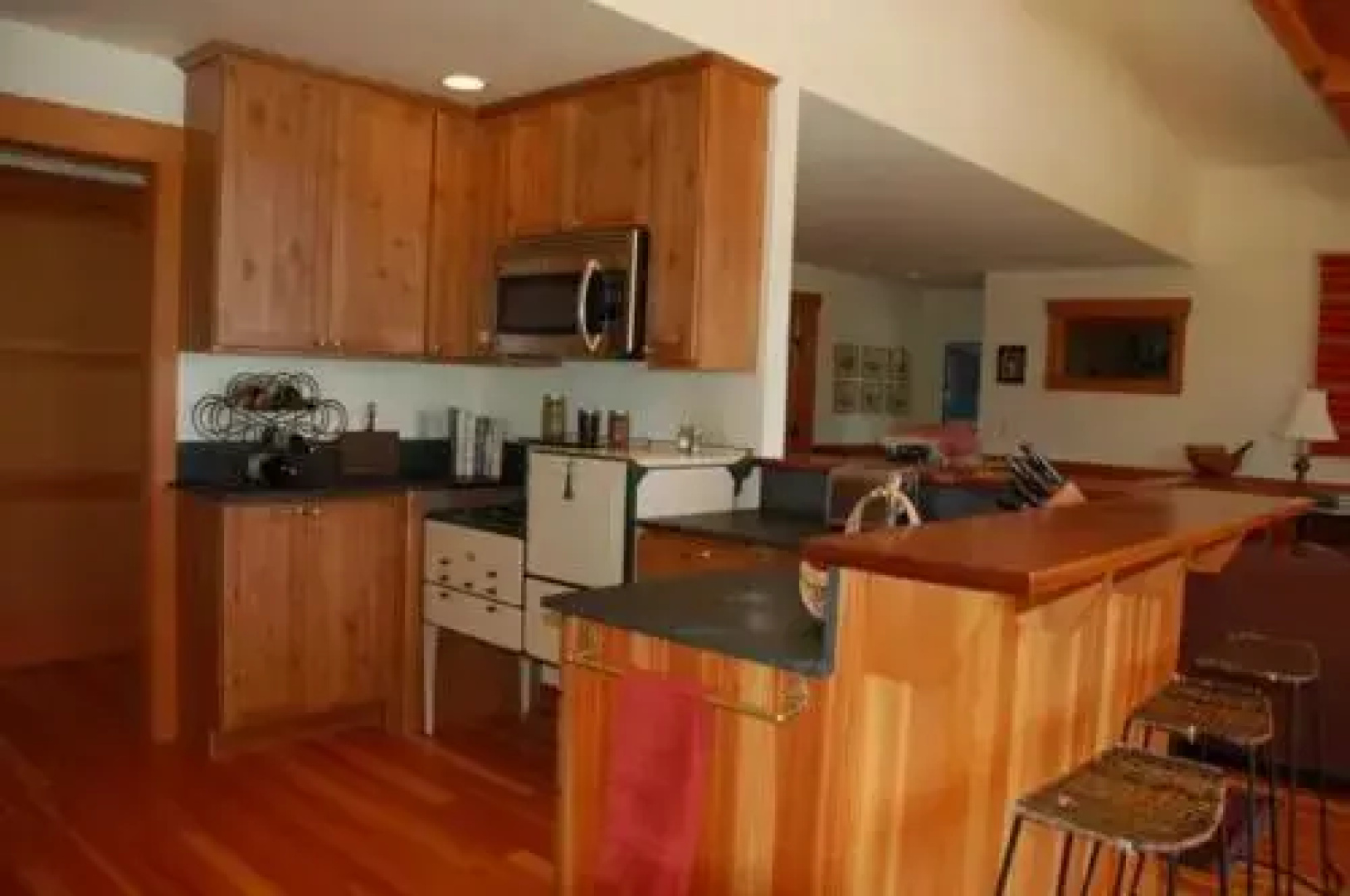 Goss Lake Chalet