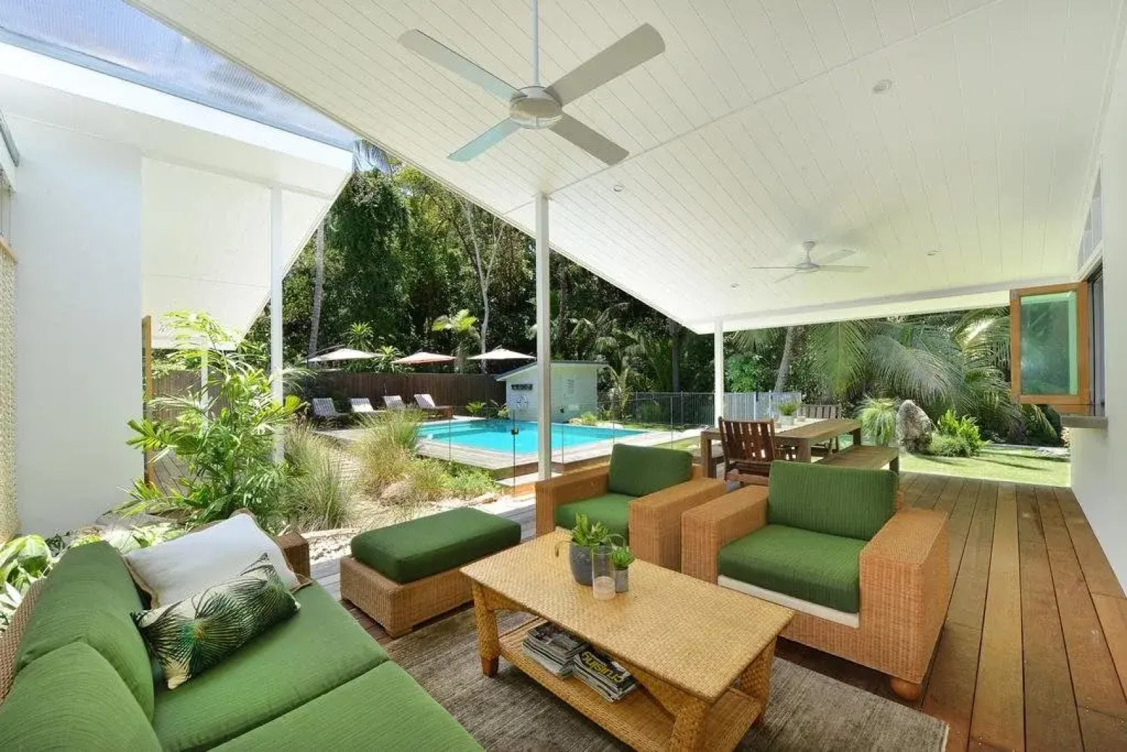 Pineapple Petes Beach House