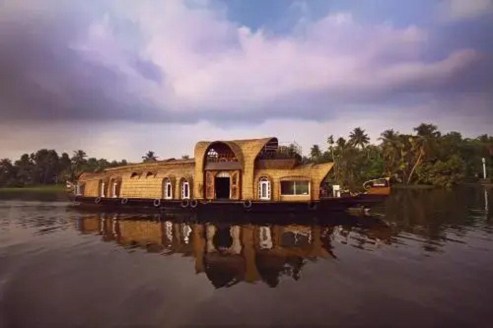 Lakelands Cruises