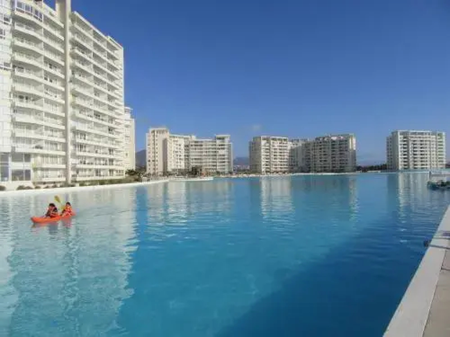 Resort Urbano Laguna del Mar