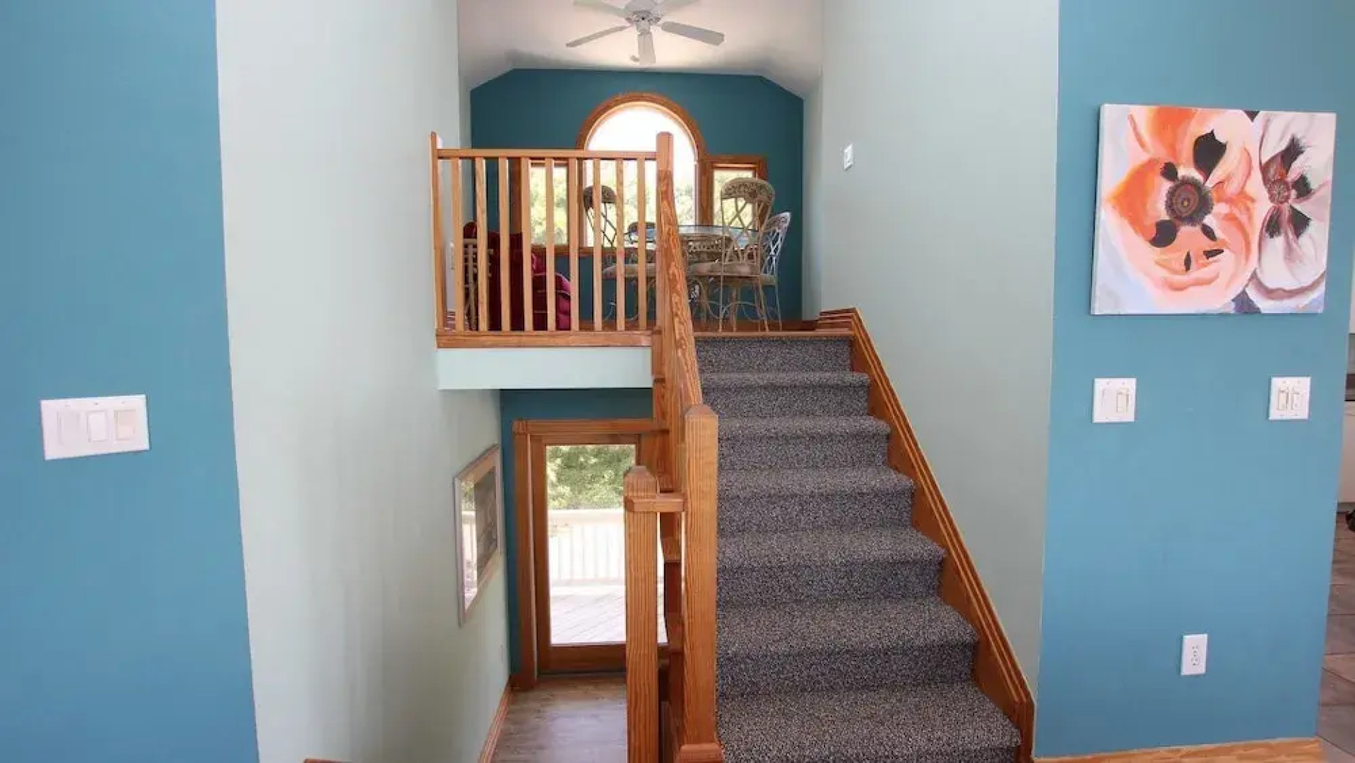 Sound and Color - 8 Br Home