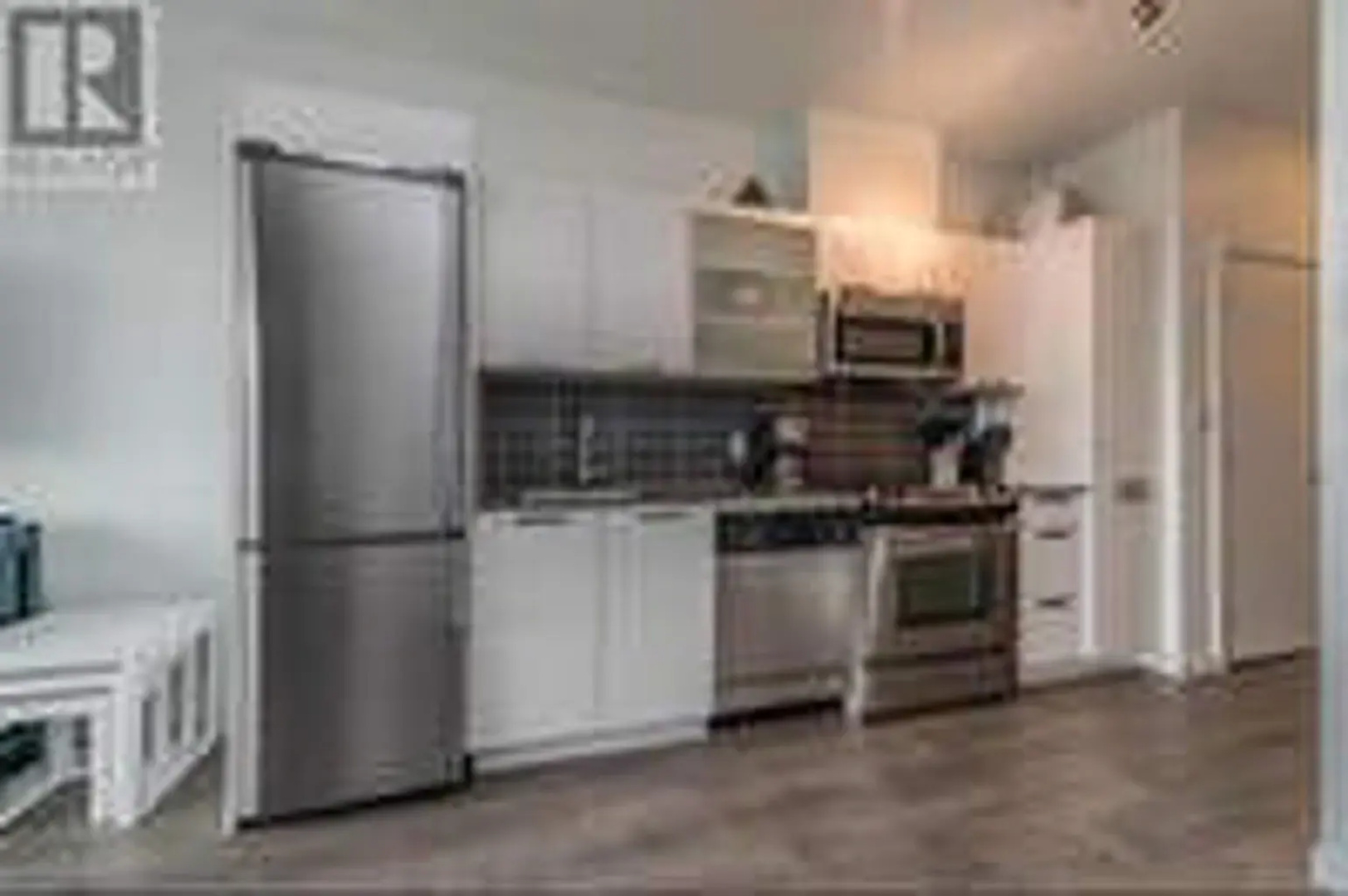 1 Bedroom China Town Condo