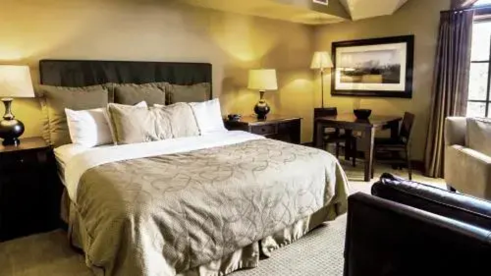 Journey's End - LOM402 - 1 Br Apts