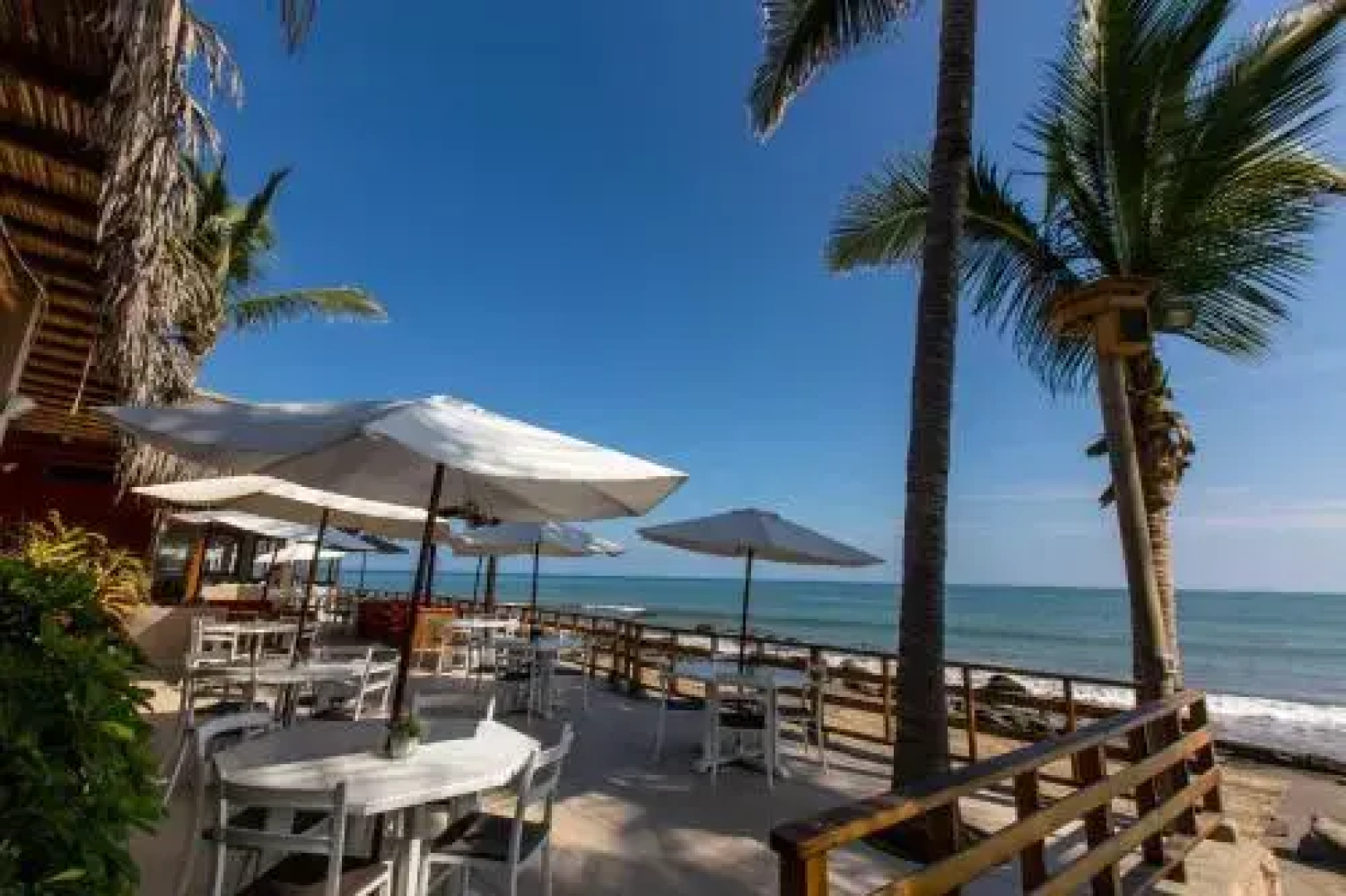 Casa de Playa Bungalows & Restaurant