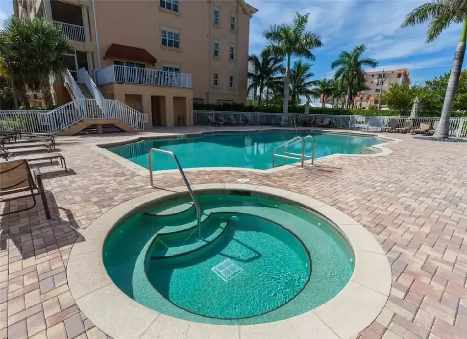 Bella Lago 241
