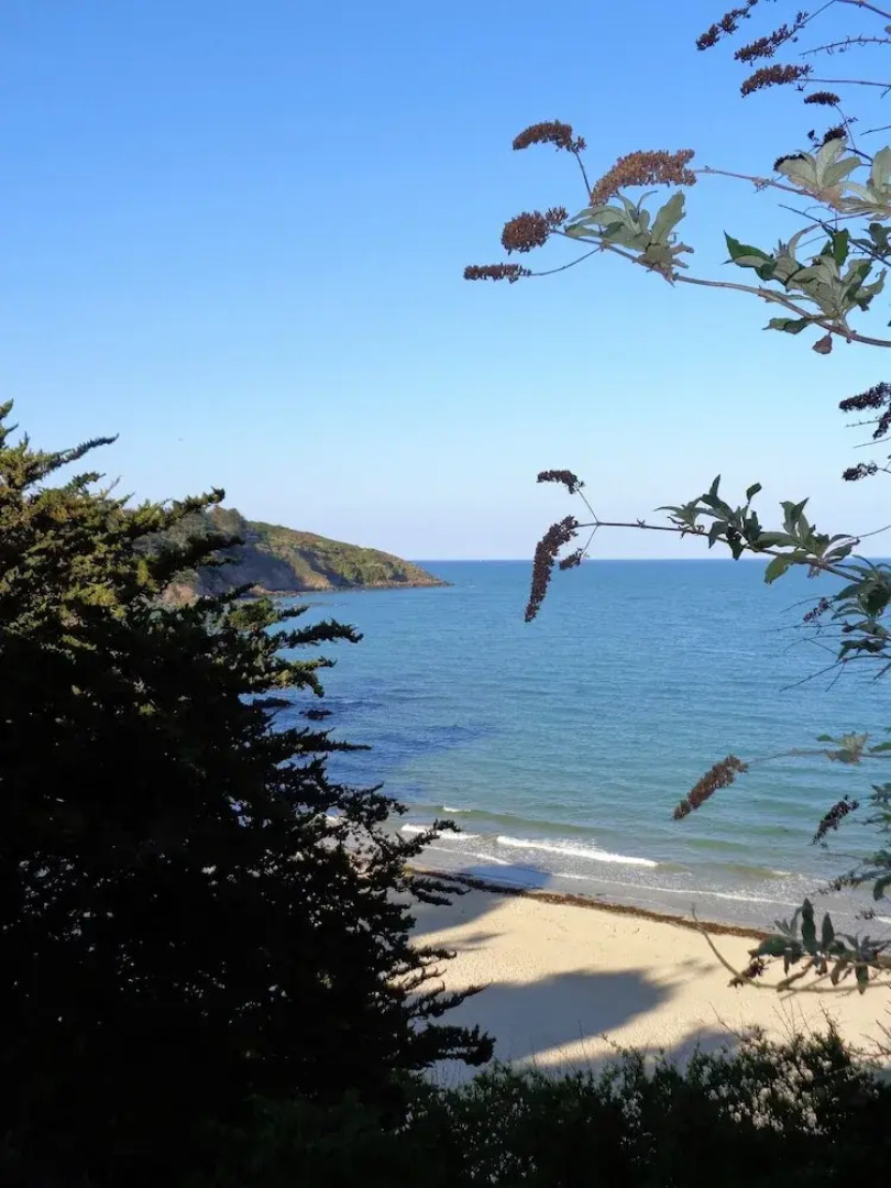 Peaceful Tregomeur house