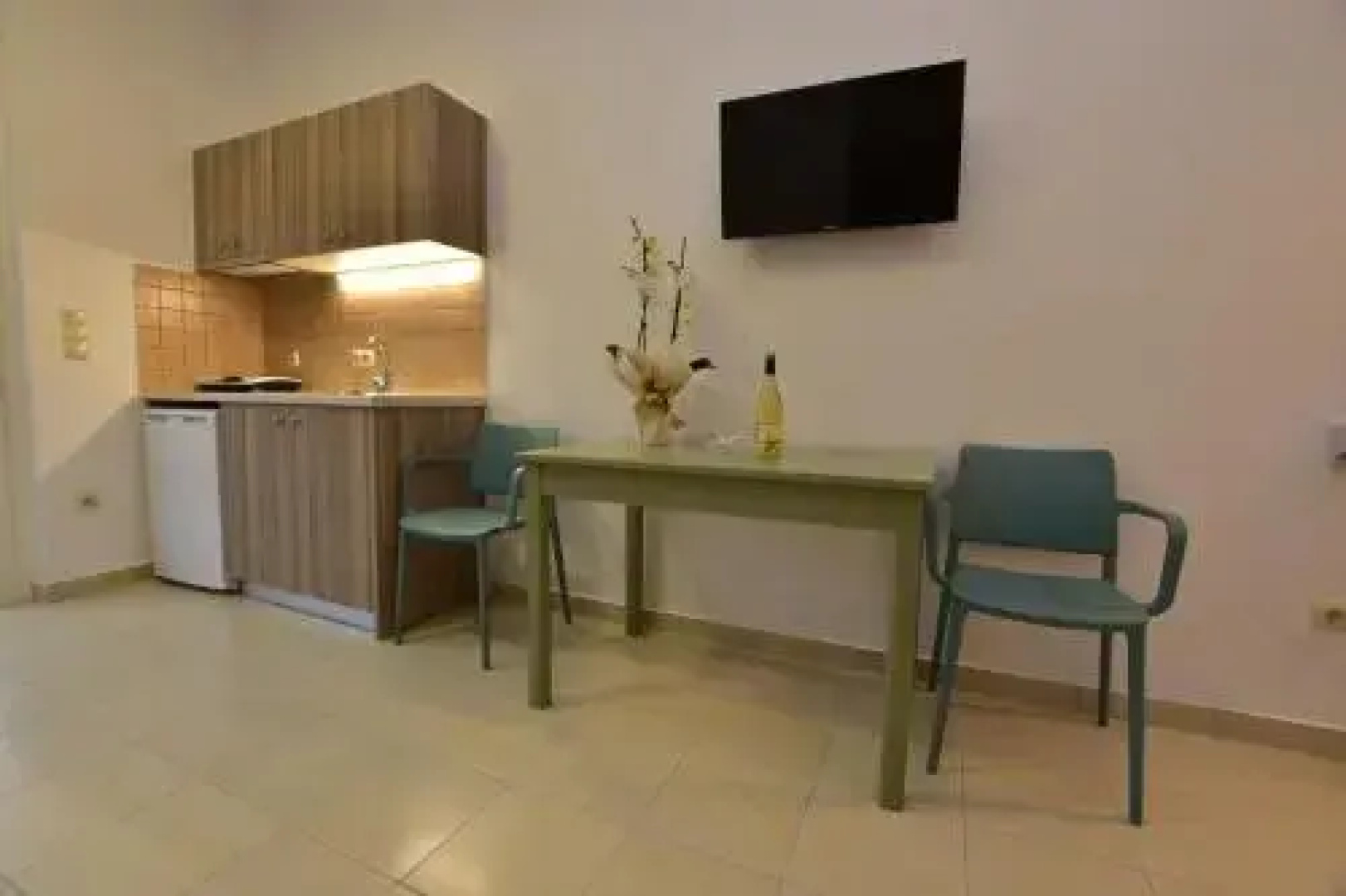 Nicole Rooms