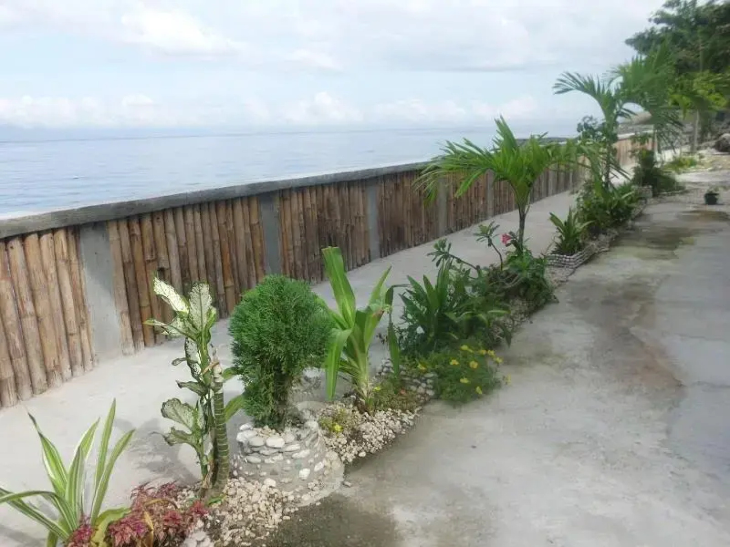 Ginatilan Beach Resort - Sunset Beach