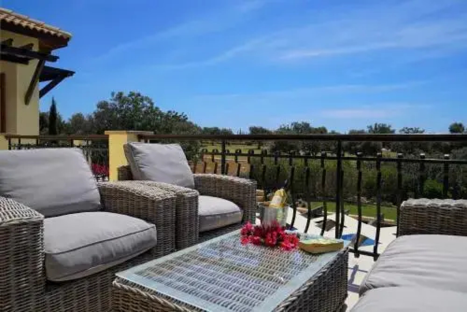 4 bedroom Villa Galinios with large private pool, Aphrodite Hills Resort