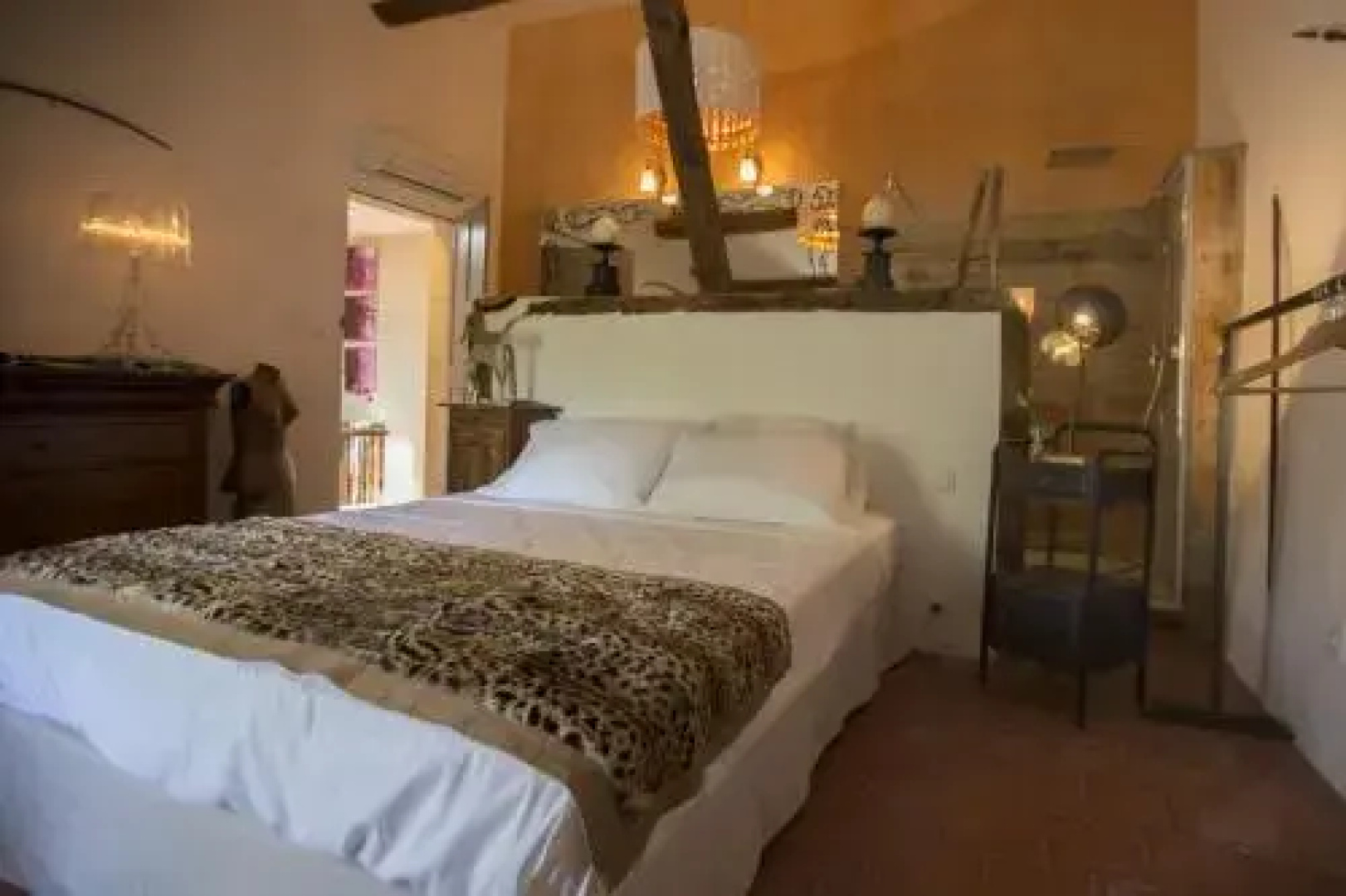La Maison Des Baux Arts