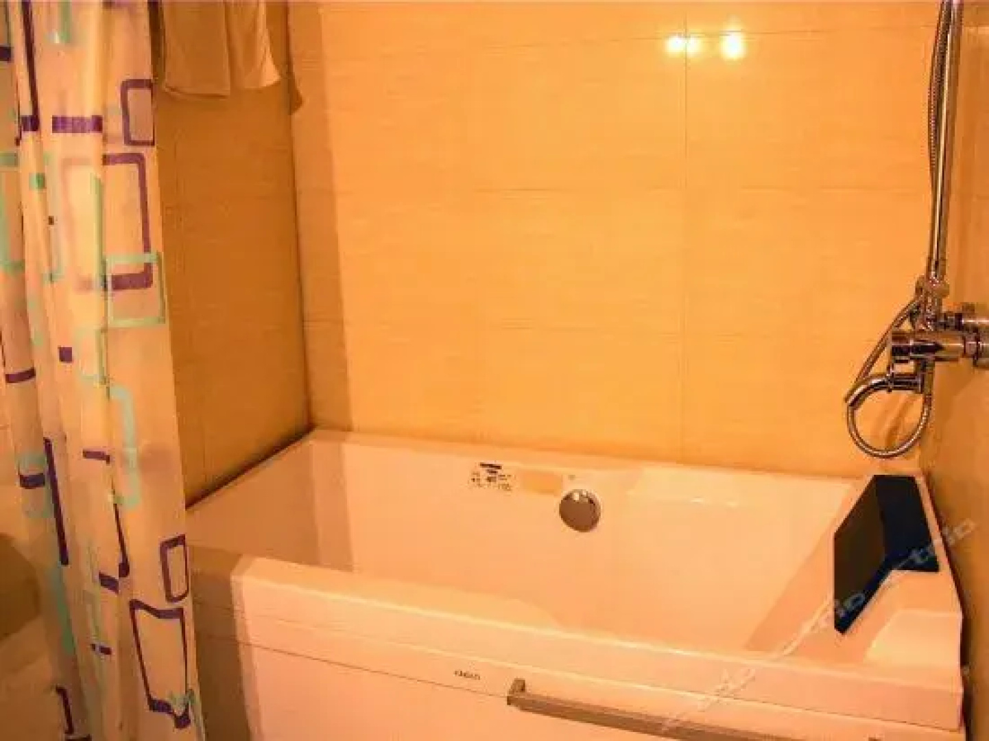 Jinghong Business Hotel