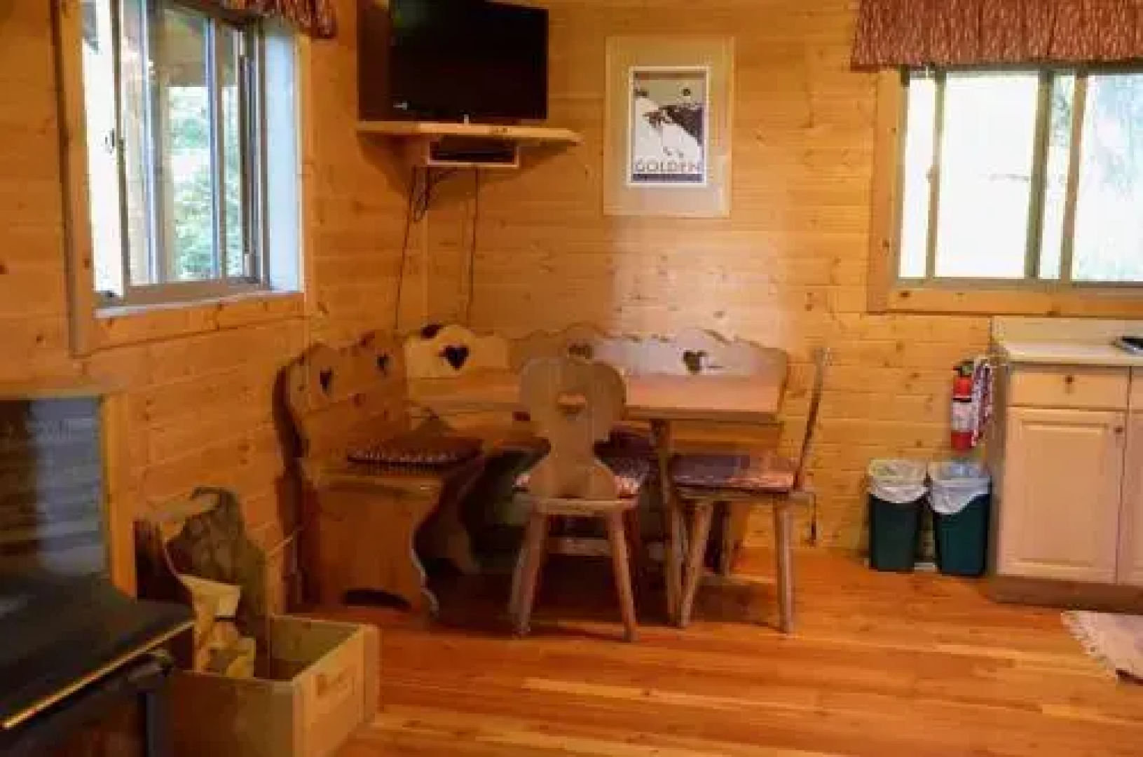Hillside Lodge & Chalets