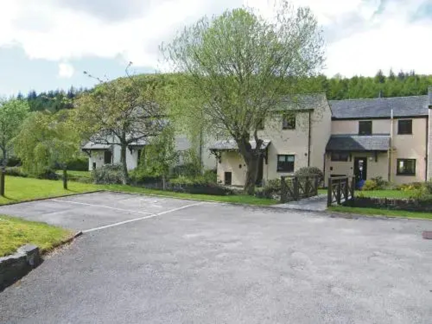 The Lakeland Village Club