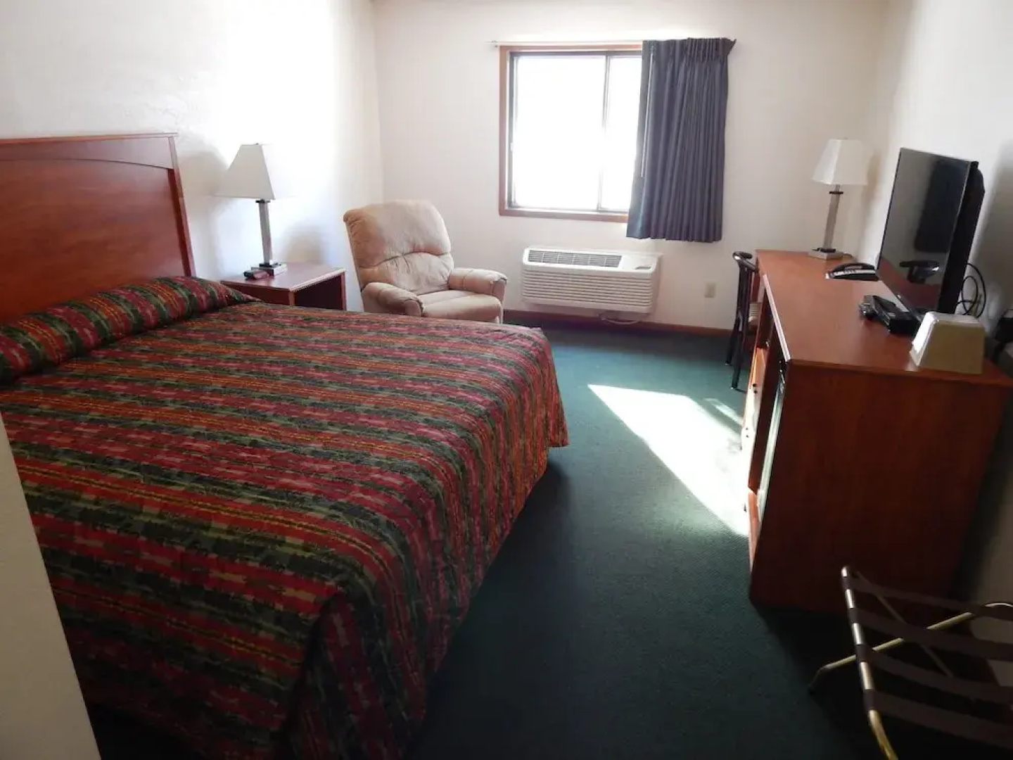 Carrington Inn & Suites