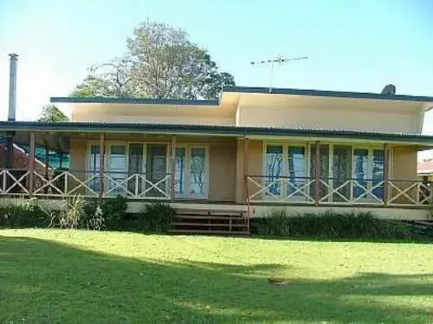 Warm and welcoming home by the beach - The Boulevarde, Bongaree