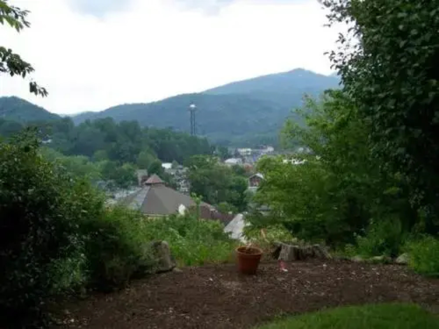 Gatlinburg Chateau Condo #302 by RedAwning