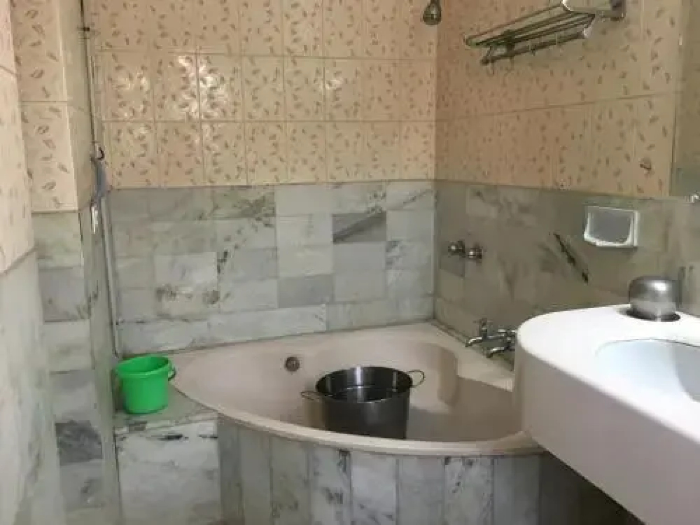 Iroomz Shanbhag Towers International