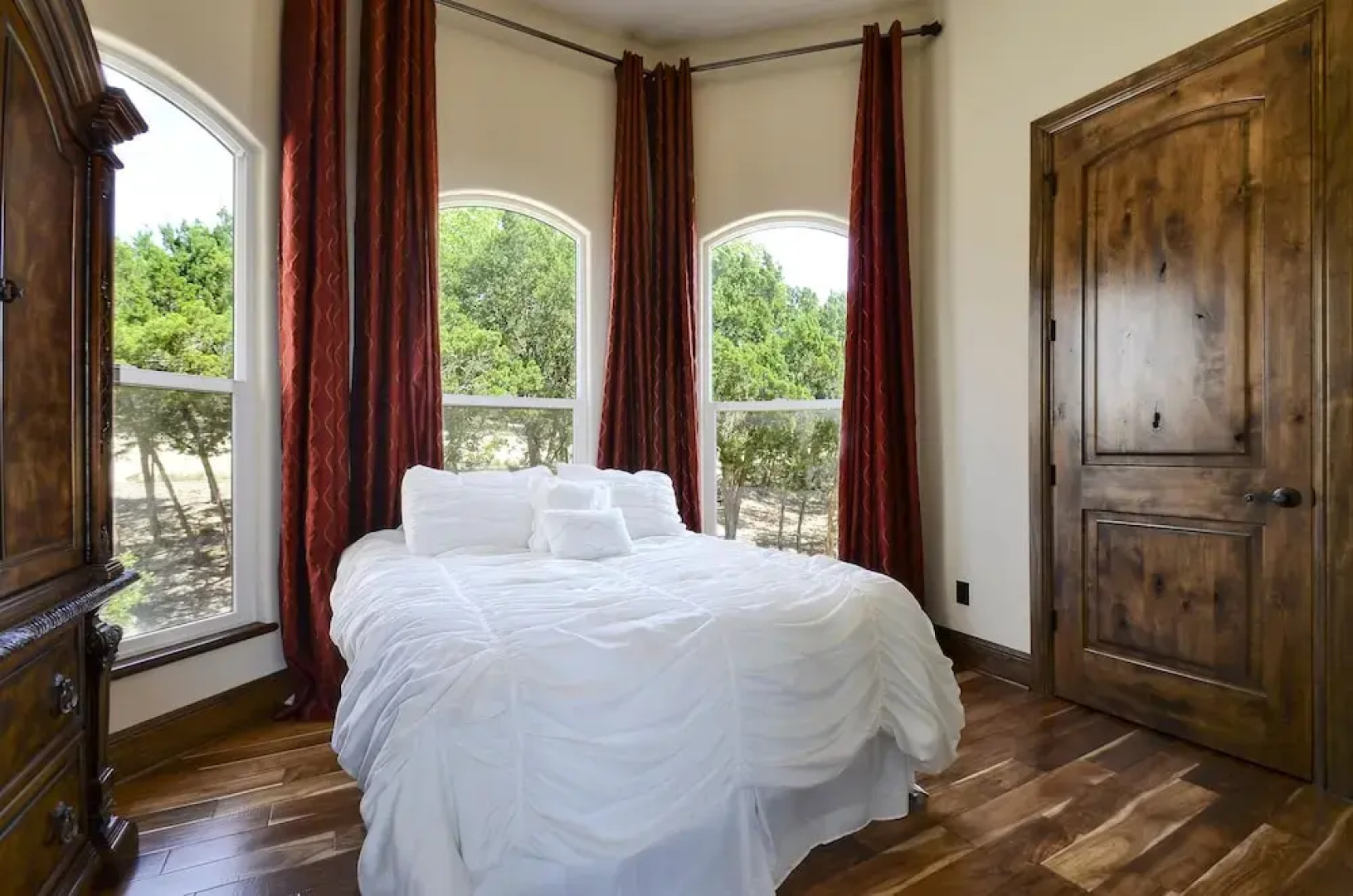 4BR 3 5BA Lake View Resort at the Hollows by RedAwning