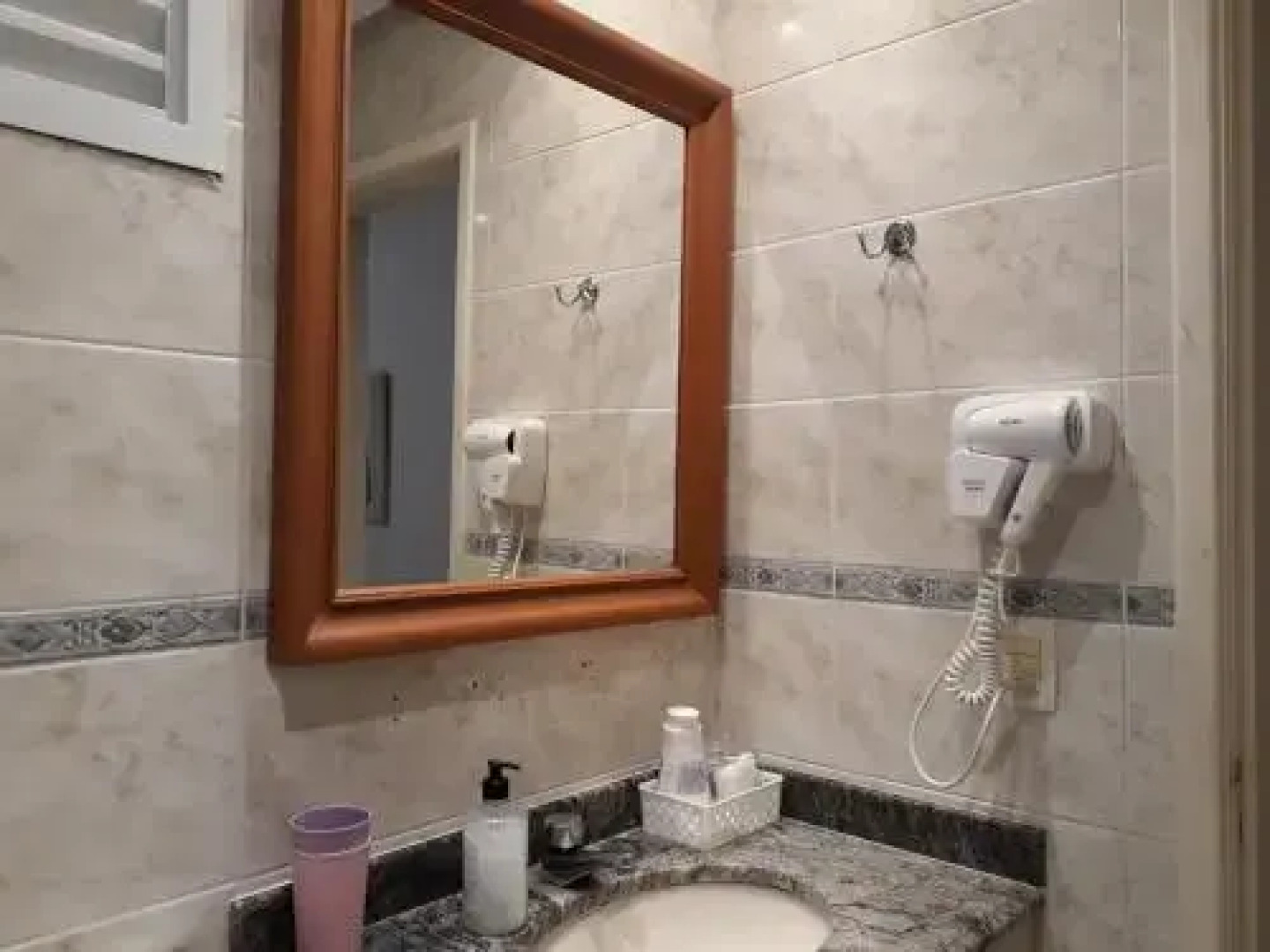 Amarilis Flat Service