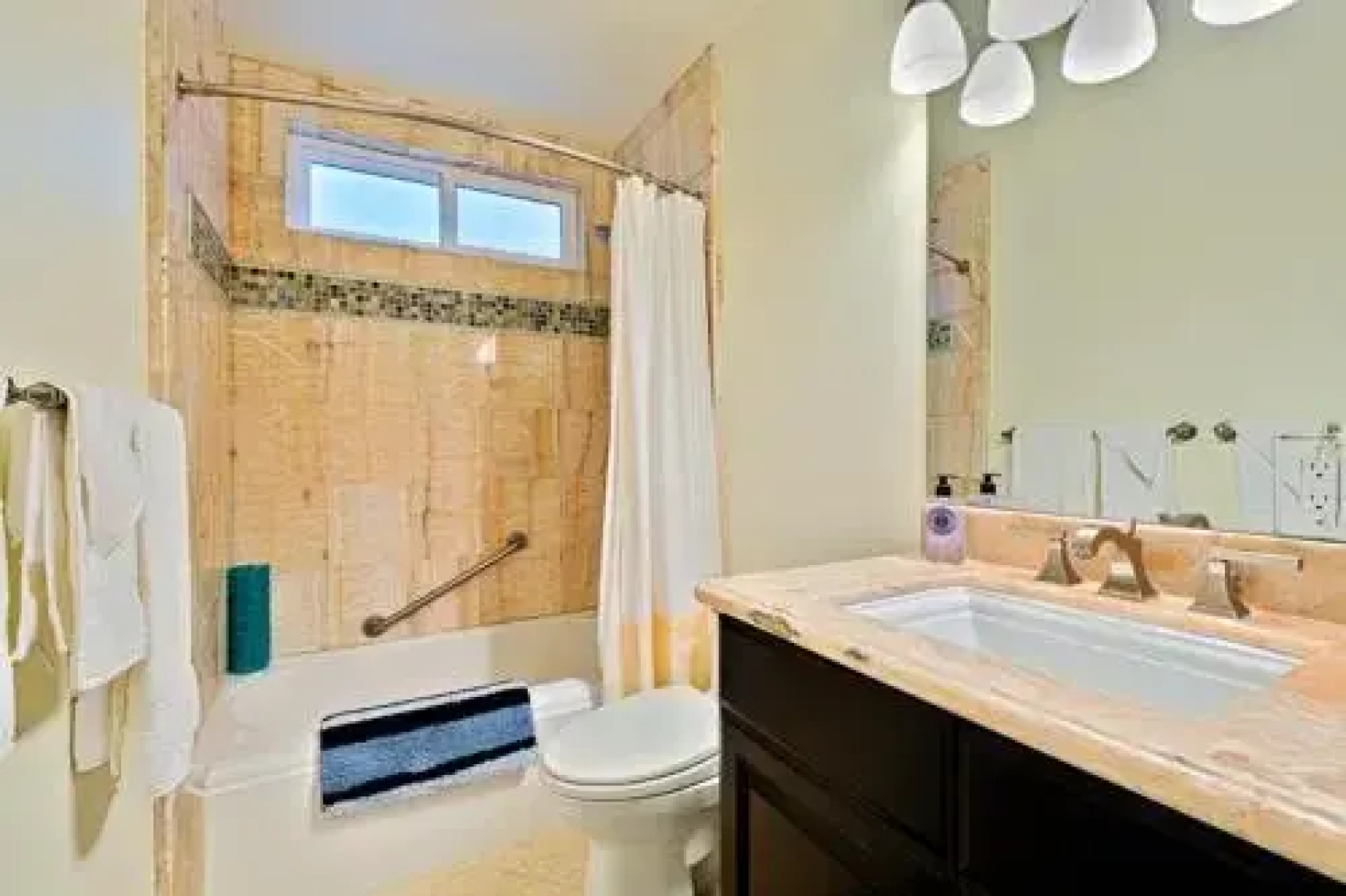 NB-214 - Coral Beach House