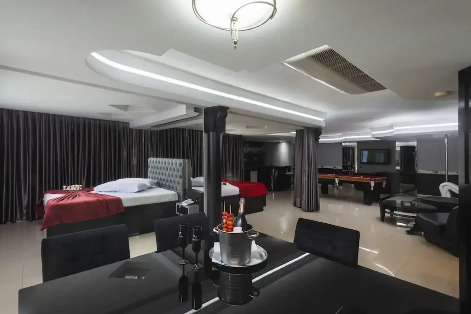 Motel 2001 - Adults Only