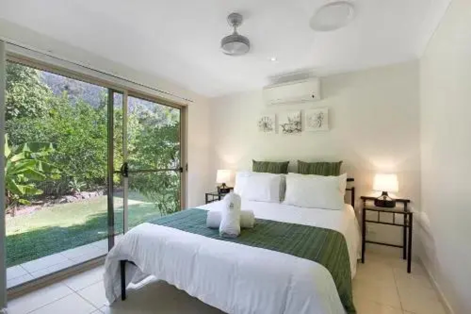 Tropical private holiday house with pool