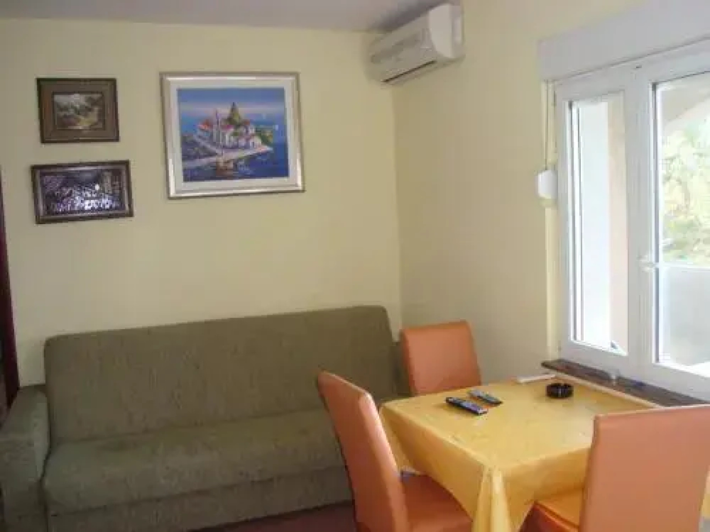 Apartment Custic