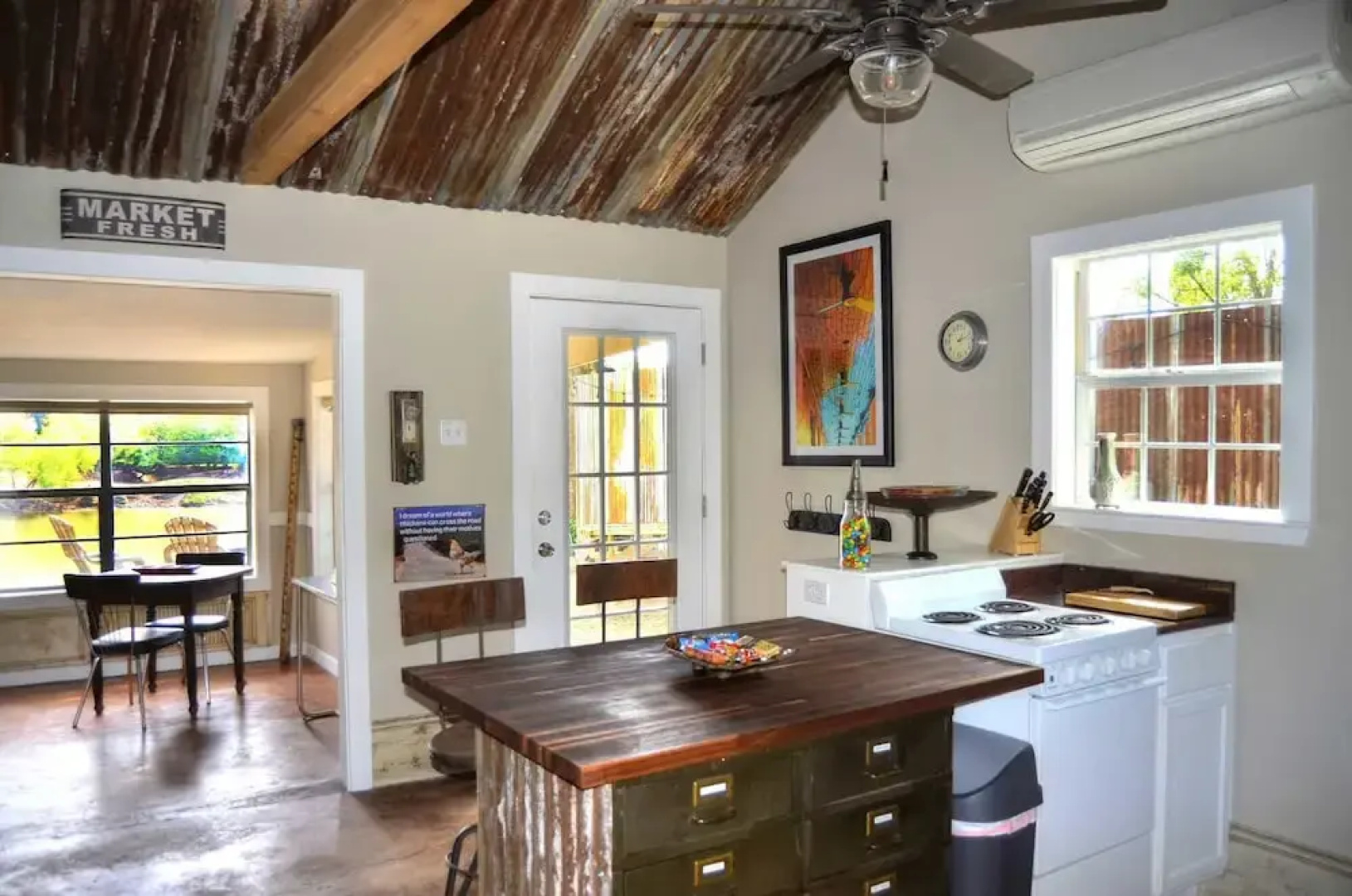 Brazos River Cabin - Studio Cabin