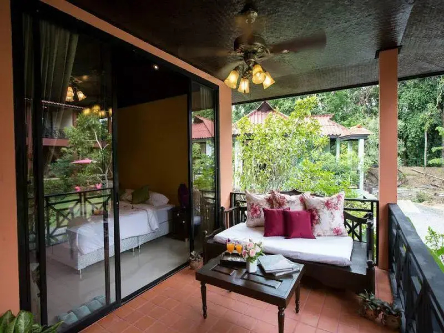 Ruen Parichart Tropical Resort