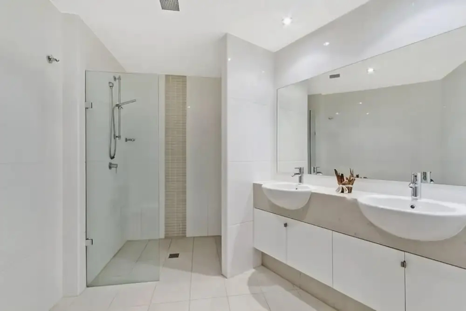 Coast Luxury Apartments 3
