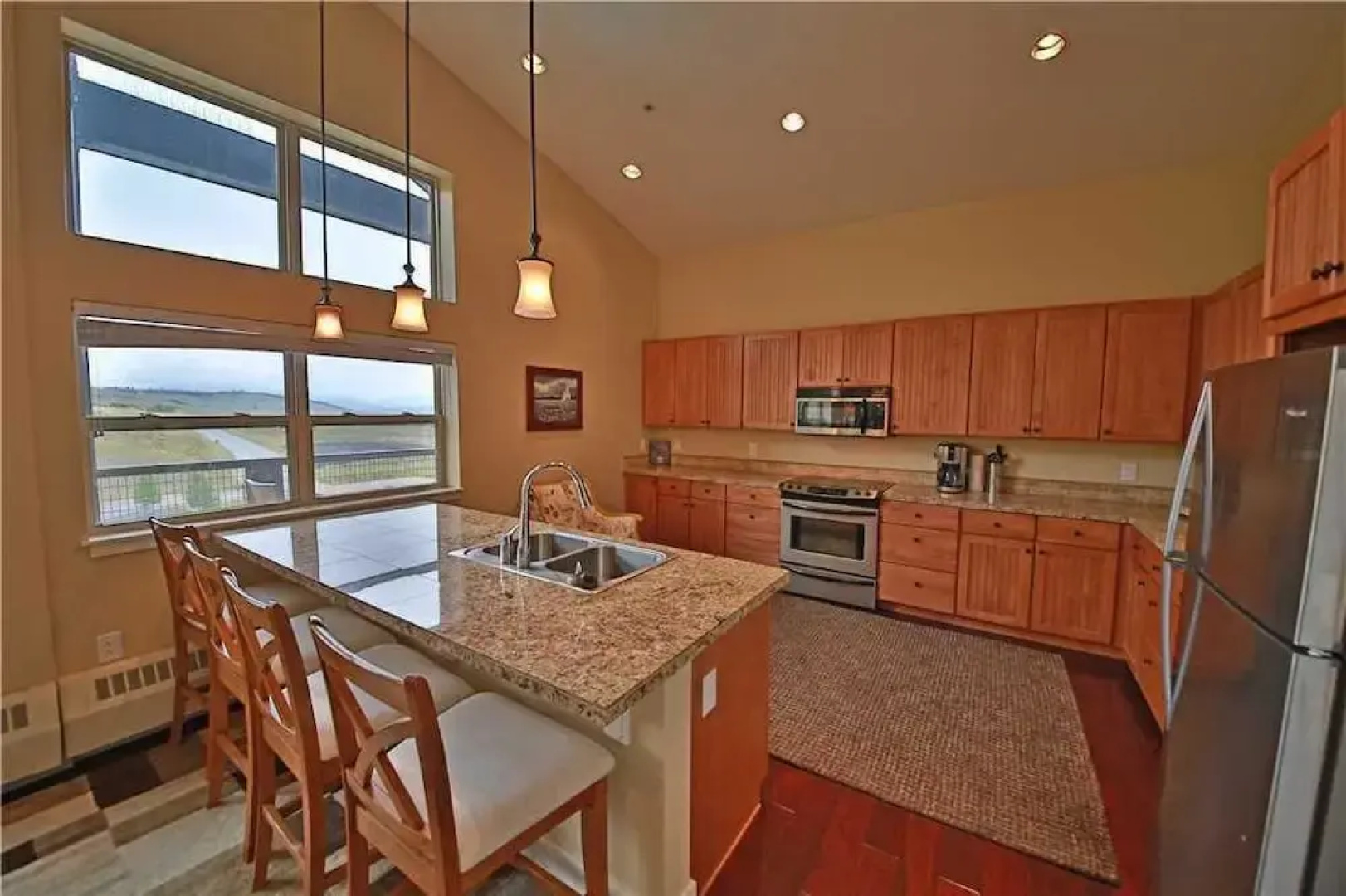 Base Camp One 416C Penthouse - 3 Br Condo