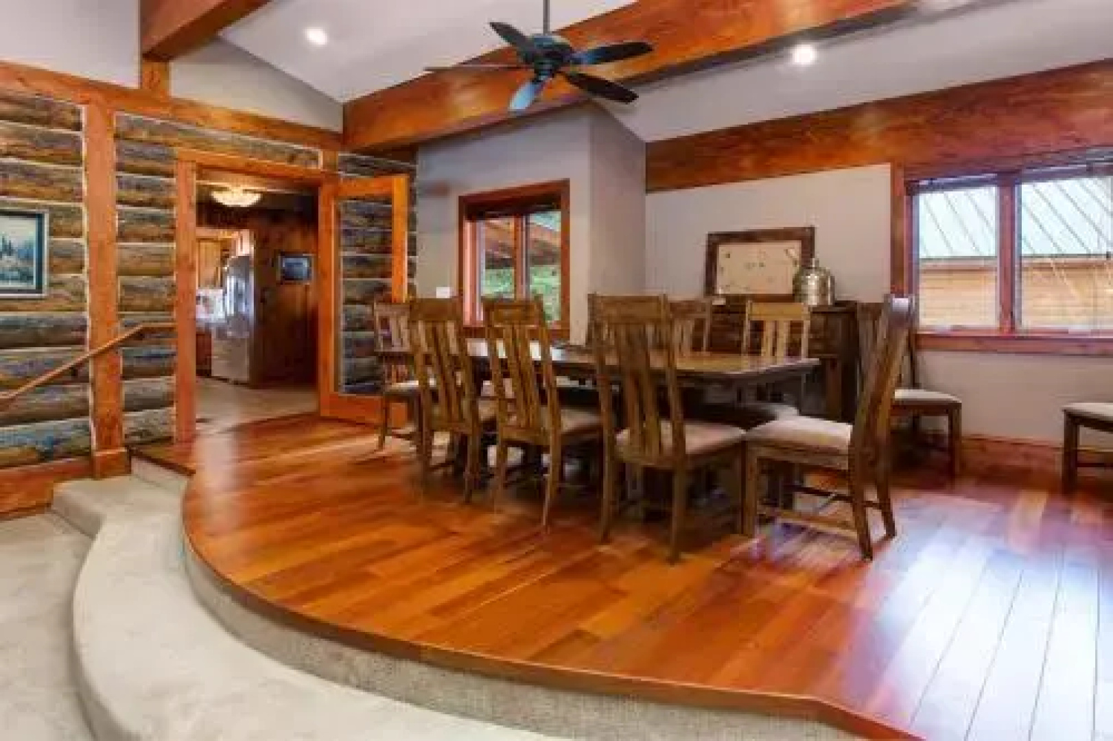 Charming & Spacious Cabin in Midway by RedAwning