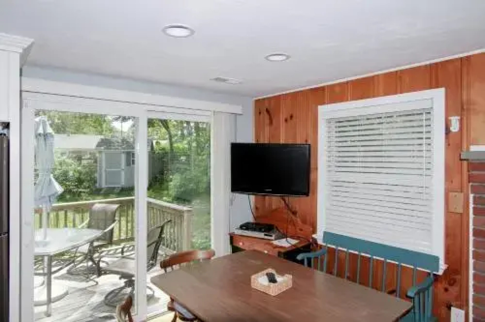 Charming 3BR Beach Cottage by RedAwning