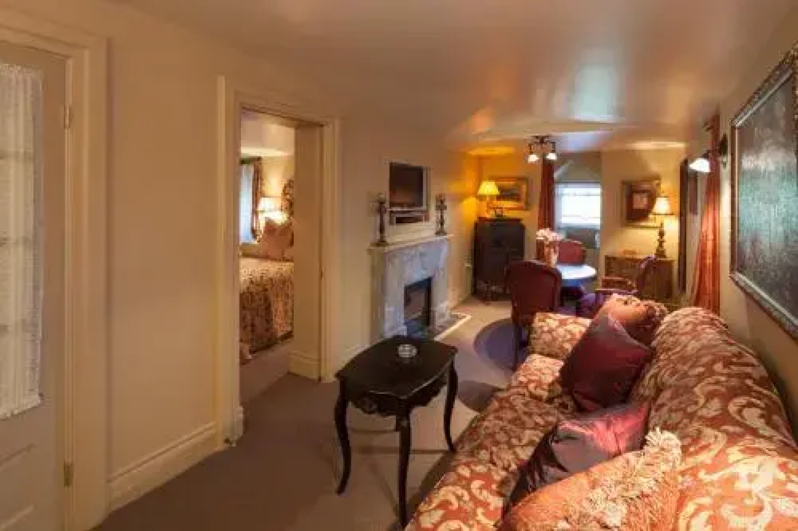 Russell Manor Bed & Breakfast