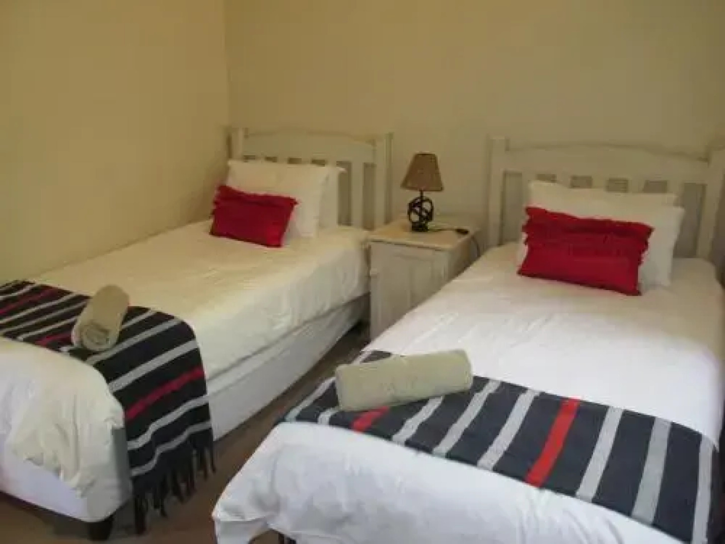 Point Village Accommodation - Snowdove