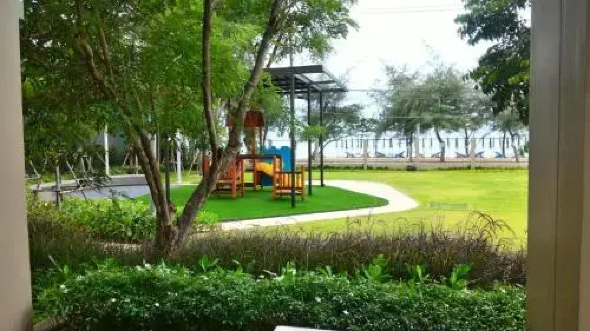 Lumpini Park Beach Cha-am by Wachira