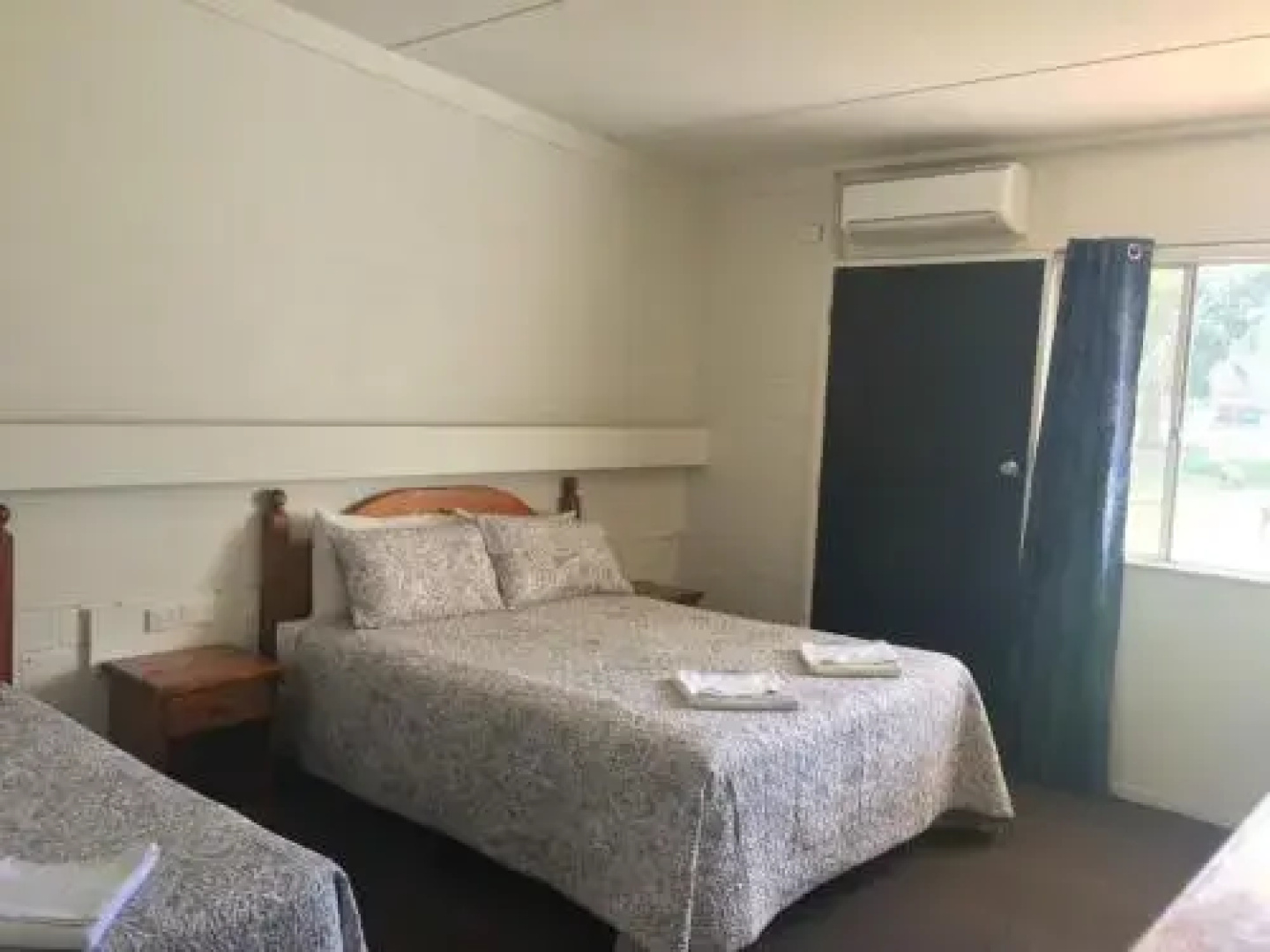 The King's Own Hotel Motel