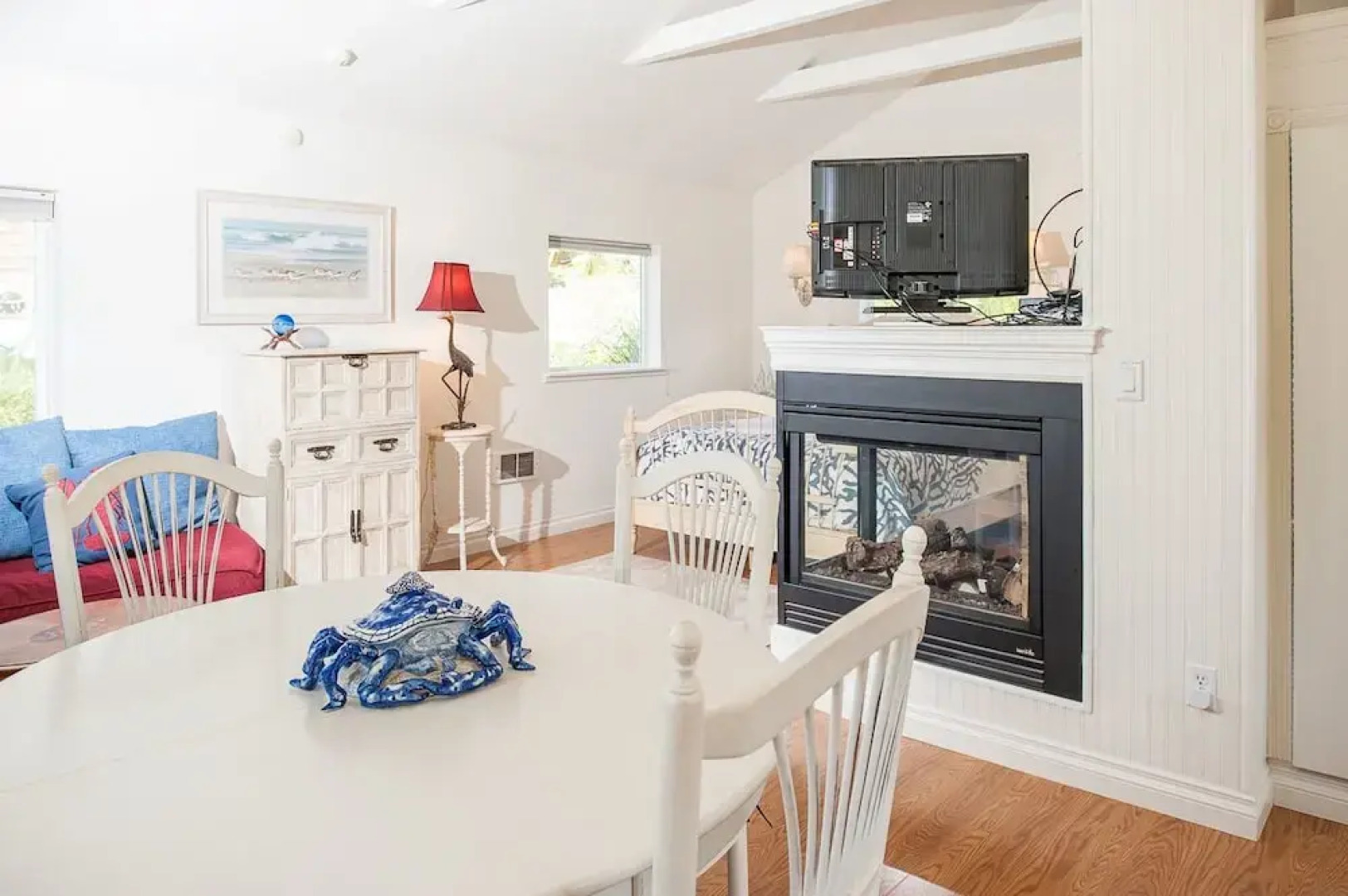 Rememberance Studio cottage by RedAwning