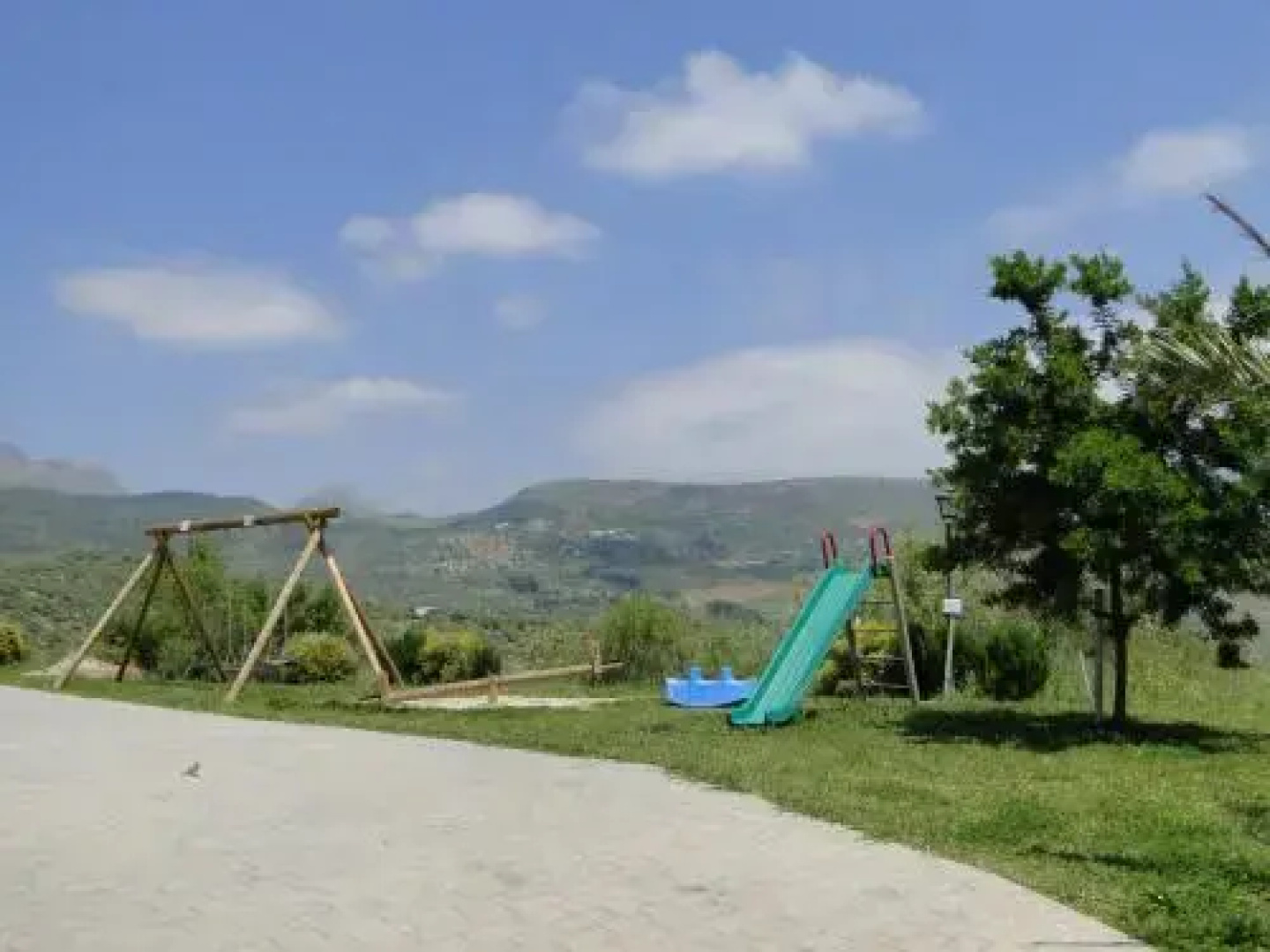 Cantueso Rural Cottages And Restaurant