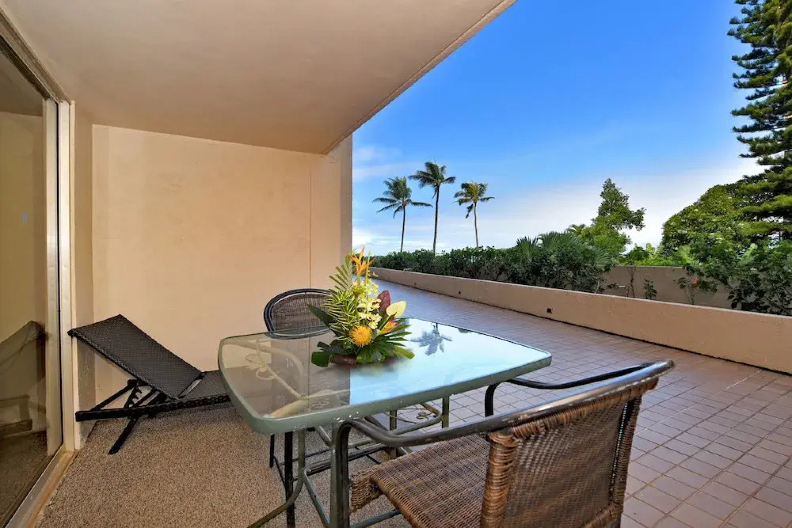 Royal Kahana 104 by RedAwning