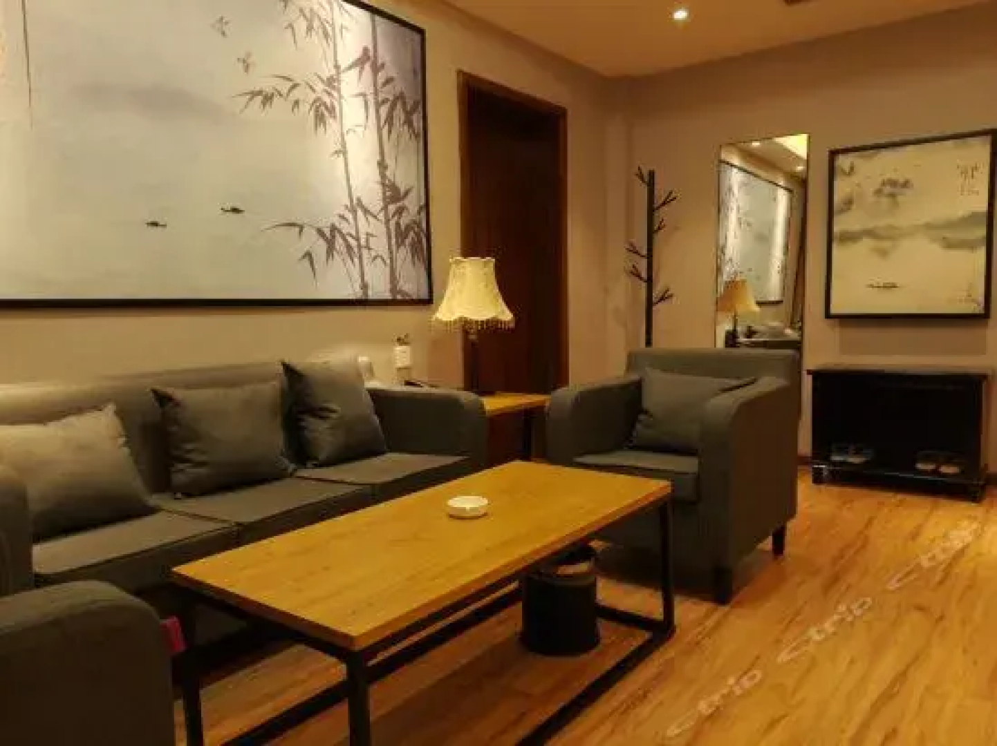 Kunlun Leju Business Hotel (Nanyang Xinchen Road)