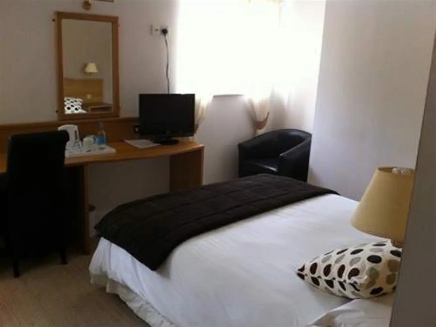 Red Lion & Cellar Room Hotel