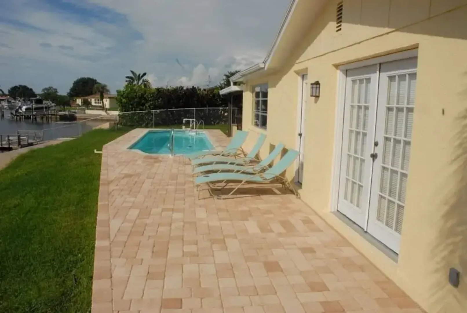 The Sunset House - Three Bedroom Home
